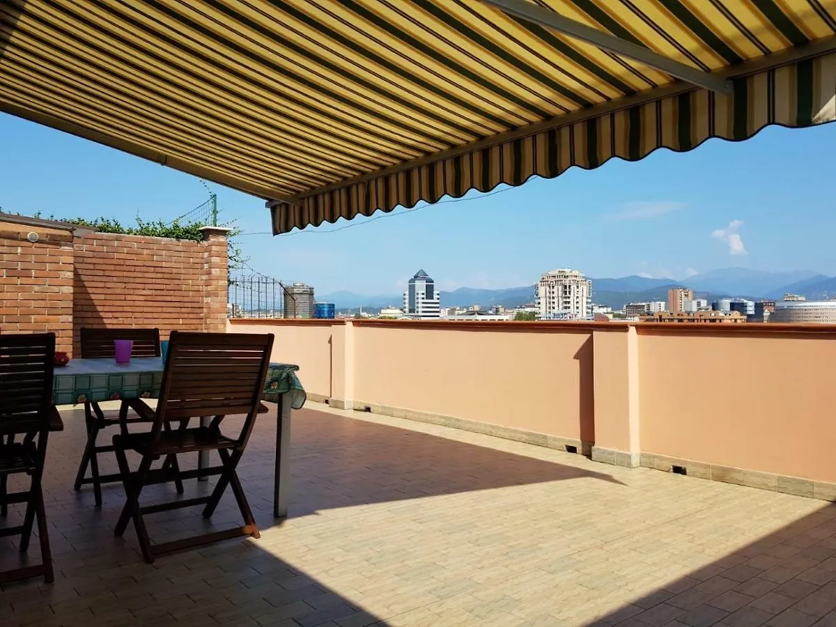 Attico Mansardato Affacciato Sul Cuore Di Brescia Apartment Italy