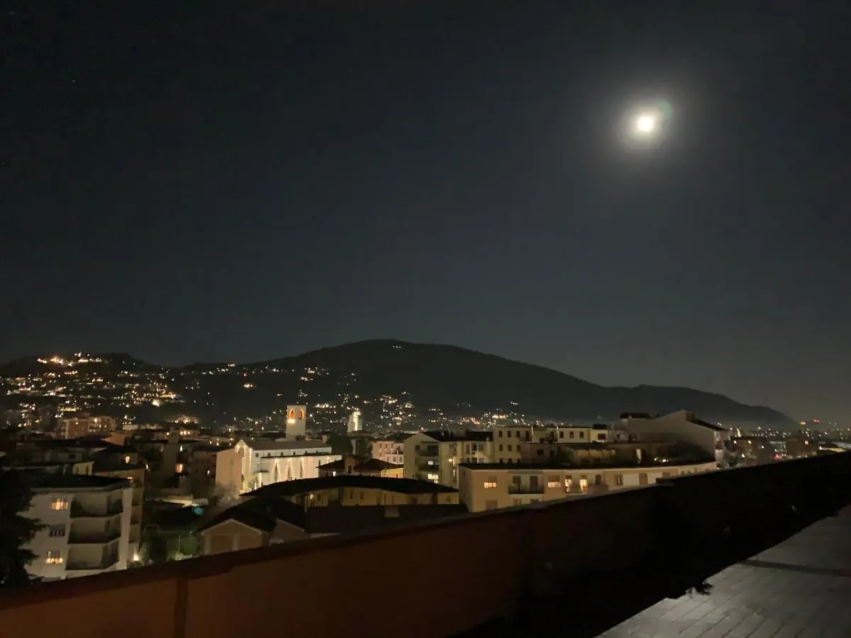 Attico Mansardato Affacciato Sul Cuore Di Brescia Italy