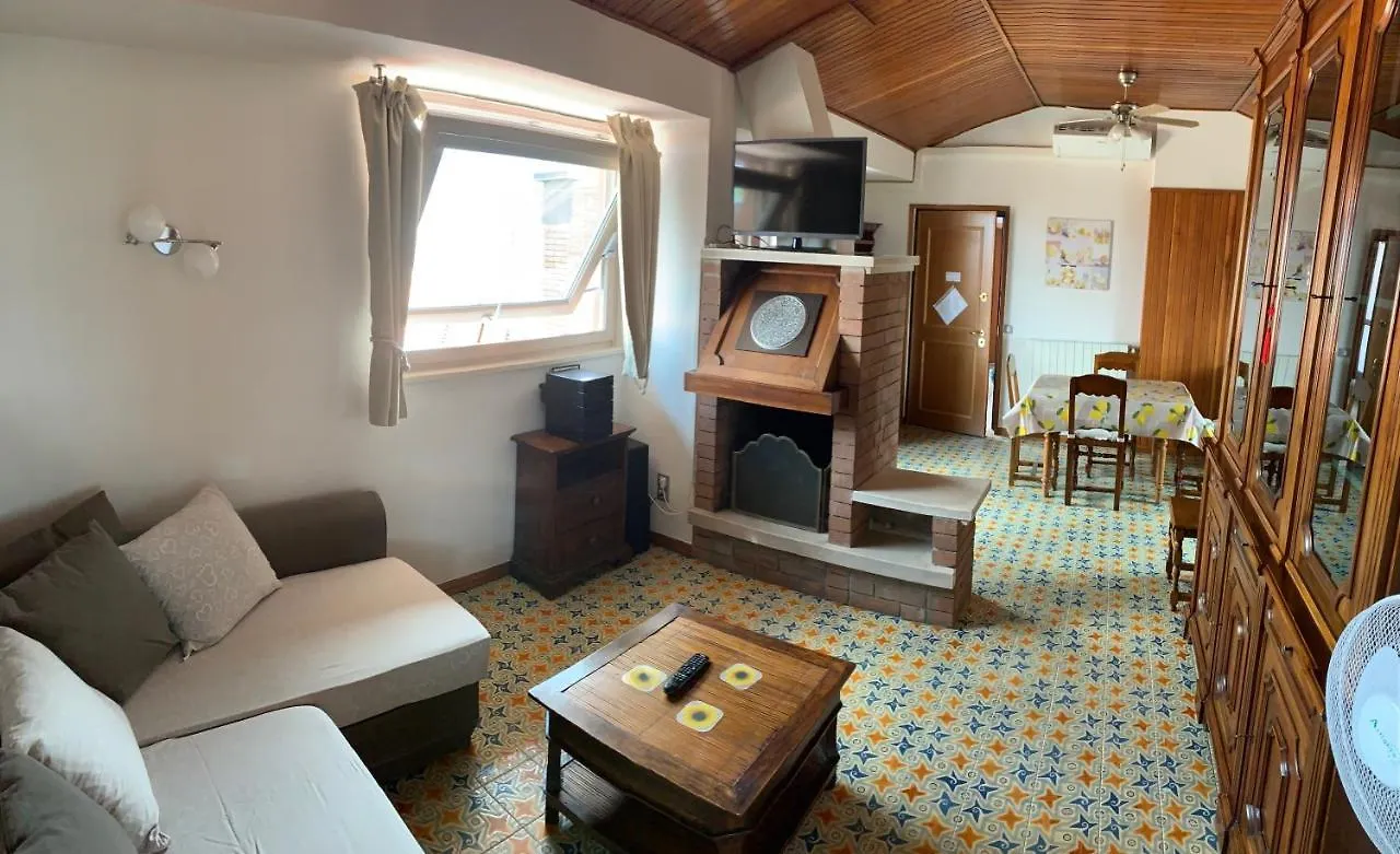 Attico Mansardato Affacciato Sul Cuore Di Brescia Apartment